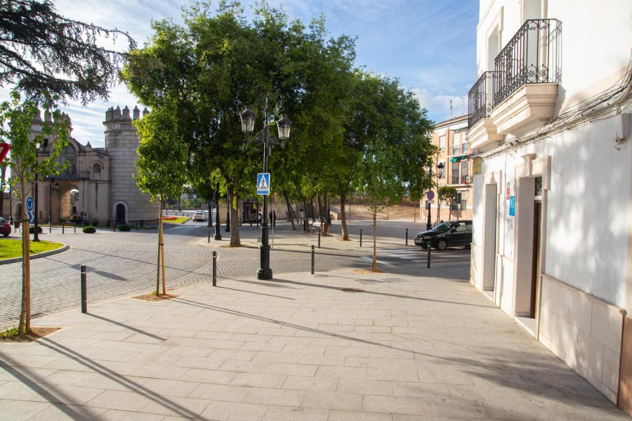 Alojamientos Puerta Palma Con Vistas Y Parking Badajoz Buitenkant foto